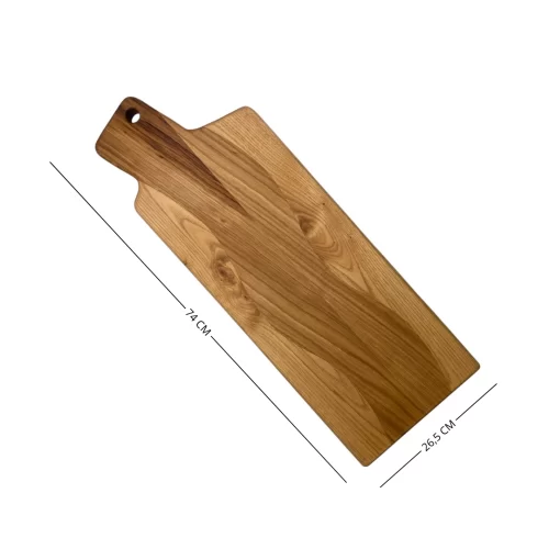 Tagliere artigianale rettangolare con manico in legno massello levigato a mano con foro per appenderlo, ideale per servire aperitivi e tagliare alimenti.
