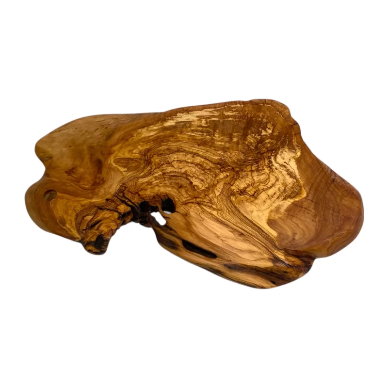 Tagliere artigianale in legno massello di ulivo con forma irregolare naturale e venature calde