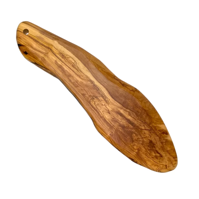 Tagliere grande in legno massello di ulivo dalla forma irregolare con foro per appendere.